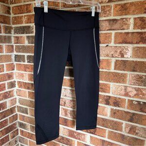 Lululemon  * Women’s Zip Back Pocket Crop Capri Leggings Pants  EUC  Size 6